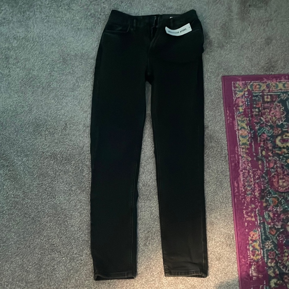 black mom jeans